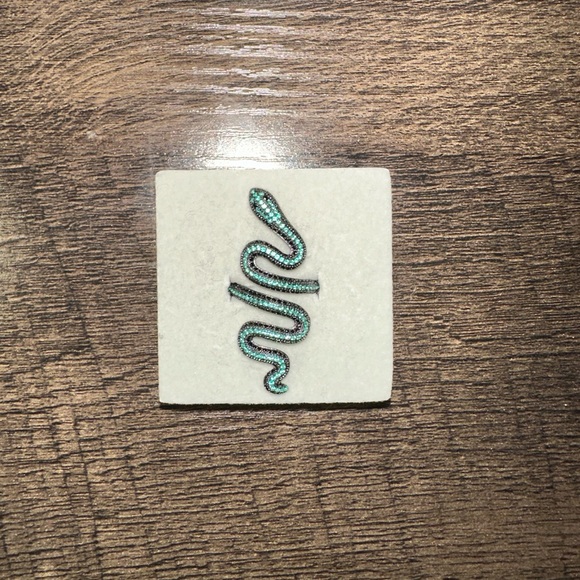 *SOLD* Taylor Swift Reputation Green Snake Ring - Picture 4 of 4